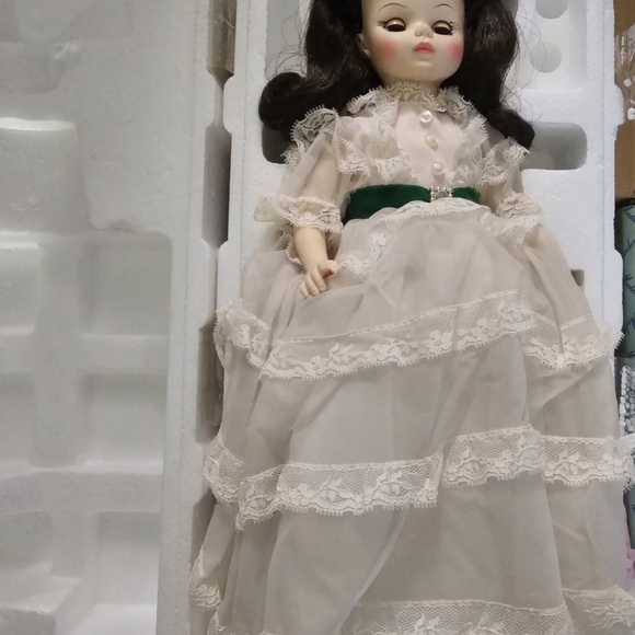 MADAME ALEXANDER 1590 SCARLETT O'HARA - 14 inch DOLL - Picture 3 of 8